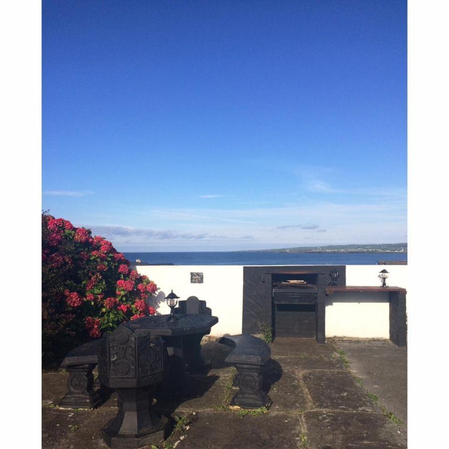 Coach House Lodge Rooms Lahinch Esterno foto