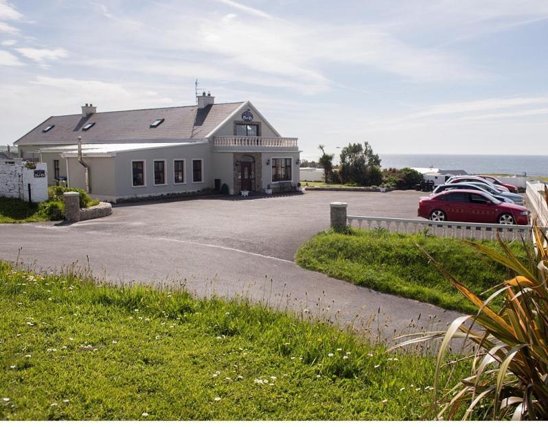 Coach House Lodge Rooms Lahinch Esterno foto
