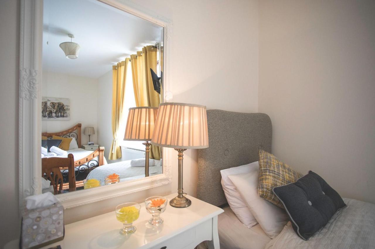 Coach House Lodge Rooms Lahinch Esterno foto