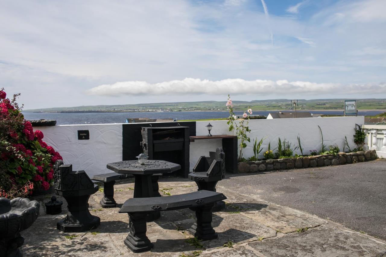 Coach House Lodge Rooms Lahinch Esterno foto
