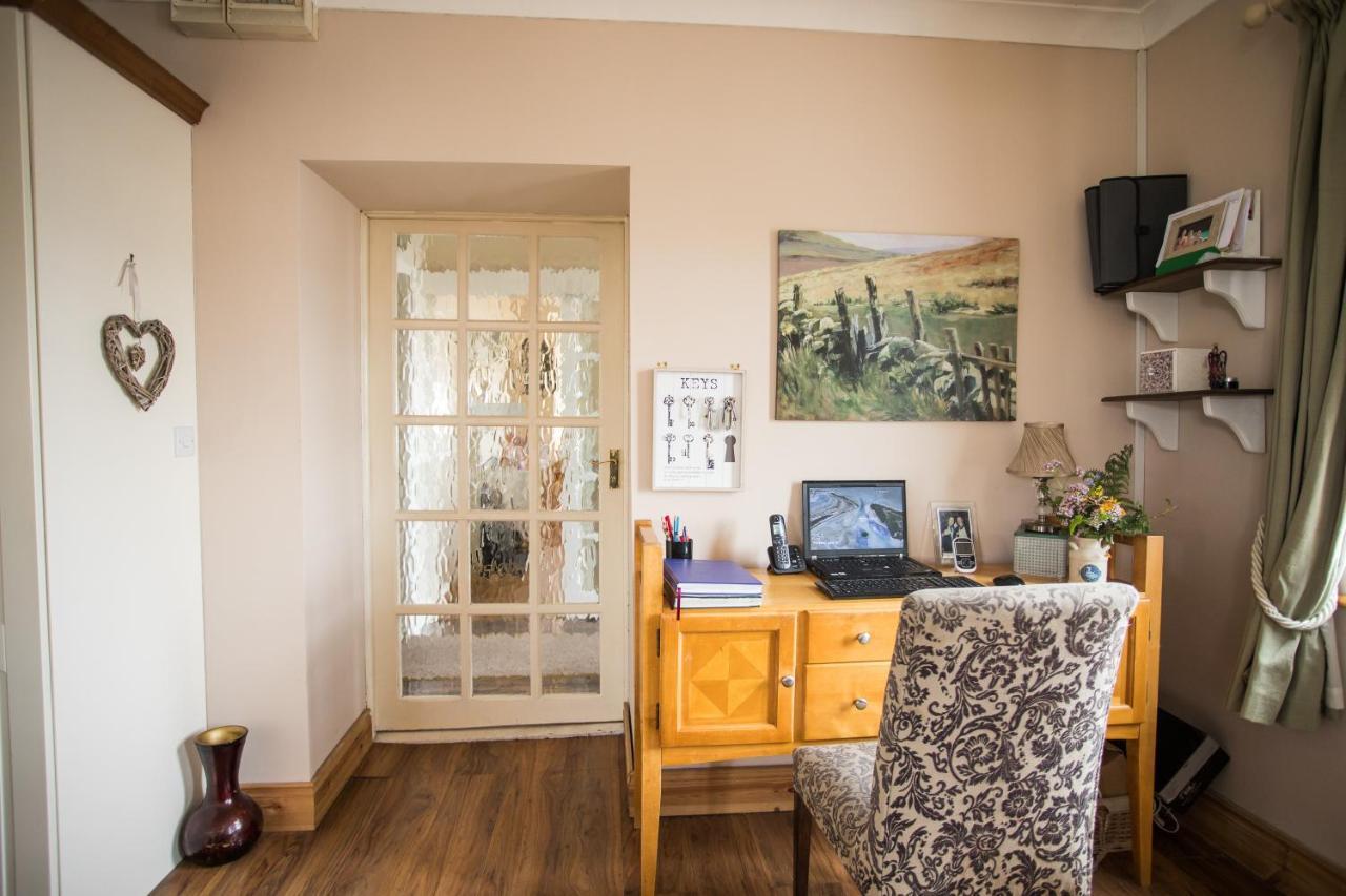 Coach House Lodge Rooms Lahinch Esterno foto