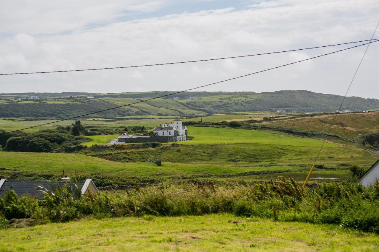 Coach House Lodge Rooms Lahinch Esterno foto