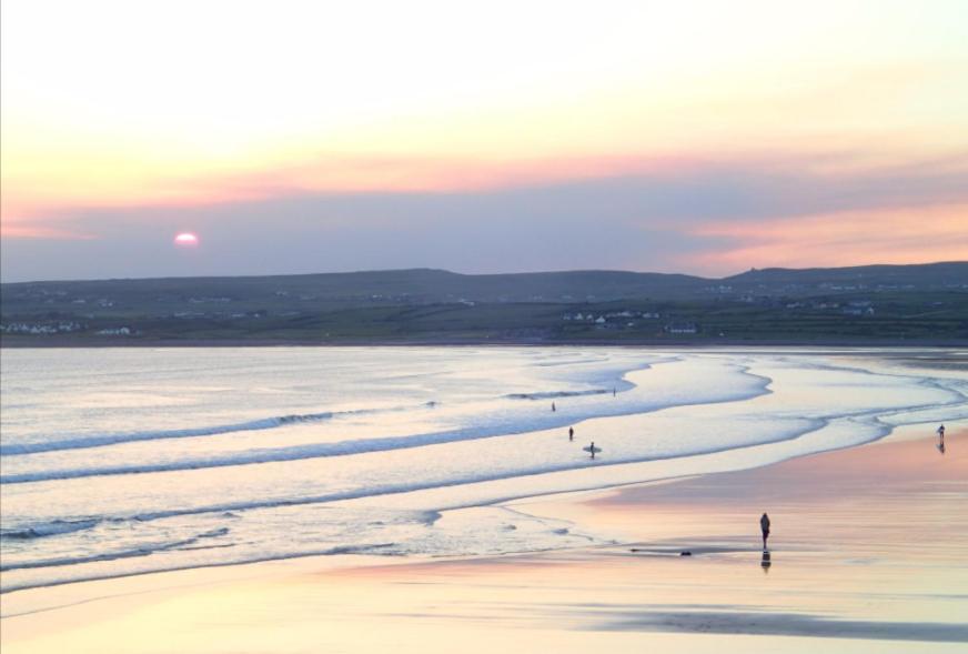 Coach House Lodge Rooms Lahinch Esterno foto